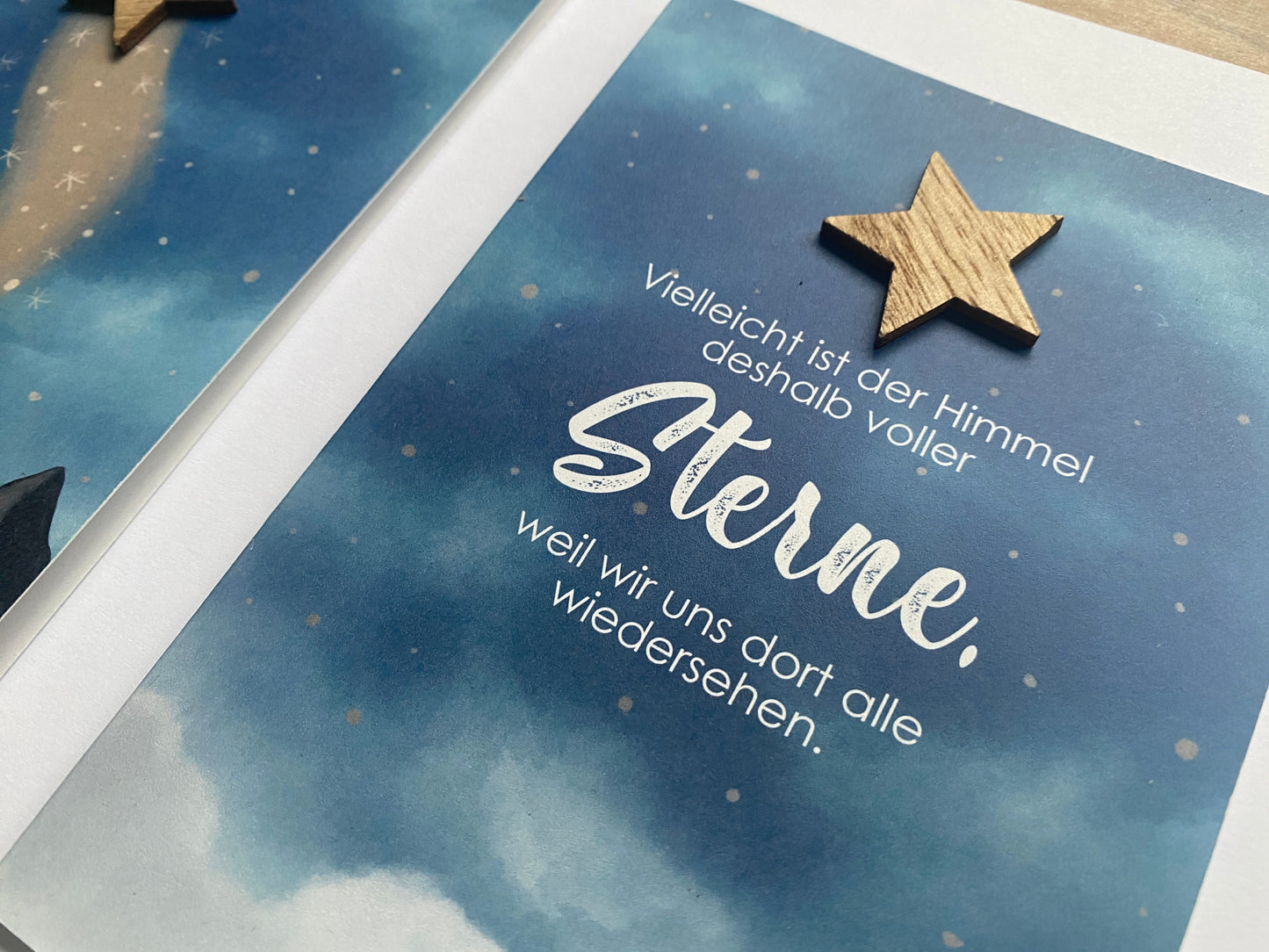 Trauerkarte WOLKEN-HIMMEL mit Holzstern | Kondolenzkarte mit Umschlag