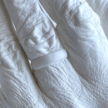 Lade das Bild in den Galerie-Viewer, 3D-Handabdruck-Set bambelina® XXL,  für 4 bis 6 Erwachsene Hände
