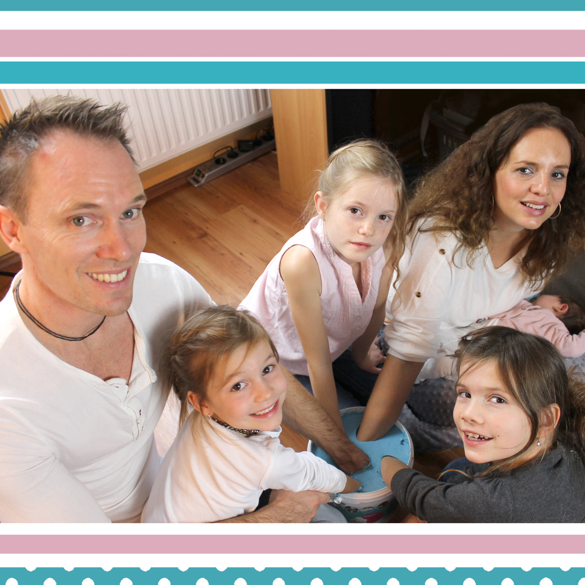 3D-Handabdruck-Set bambelina®  für Familien, Gipsabdsdruck von 2 Erwachsenen und bis zu 3 Kinderhänden